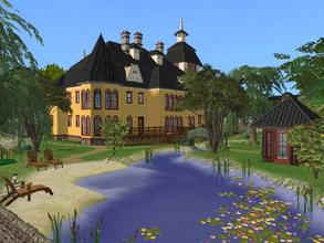 Sims 2 — Kultalinna - Family mansion by juhhmi — (Golden Castle in English) Well, it\'s not a castle made of gold, but