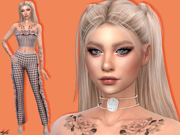Sims 4 — Cassidy Queen by qLayla — Name: Cassidy Queen Age: Young Adult Traits: Glutton,Bookworm,Jealous Aspiration:
